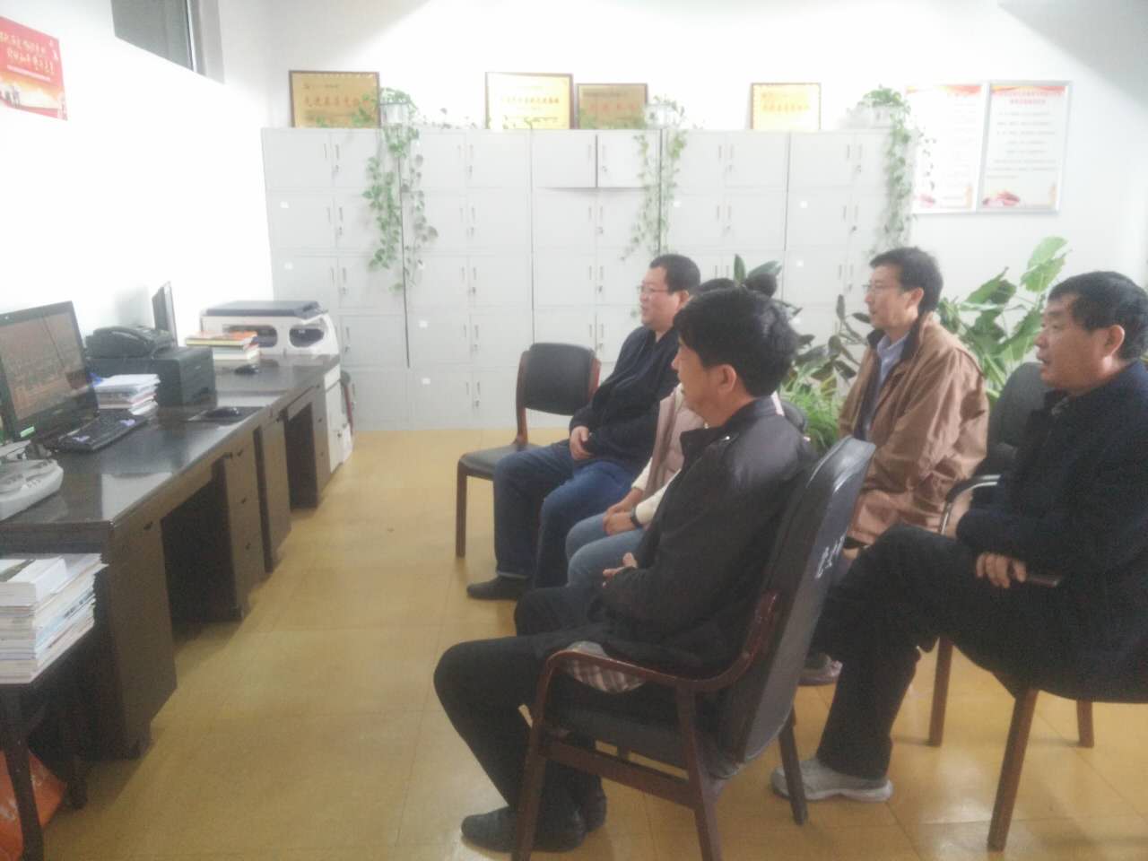 市委党史研究室组织观看党的十九大开幕式