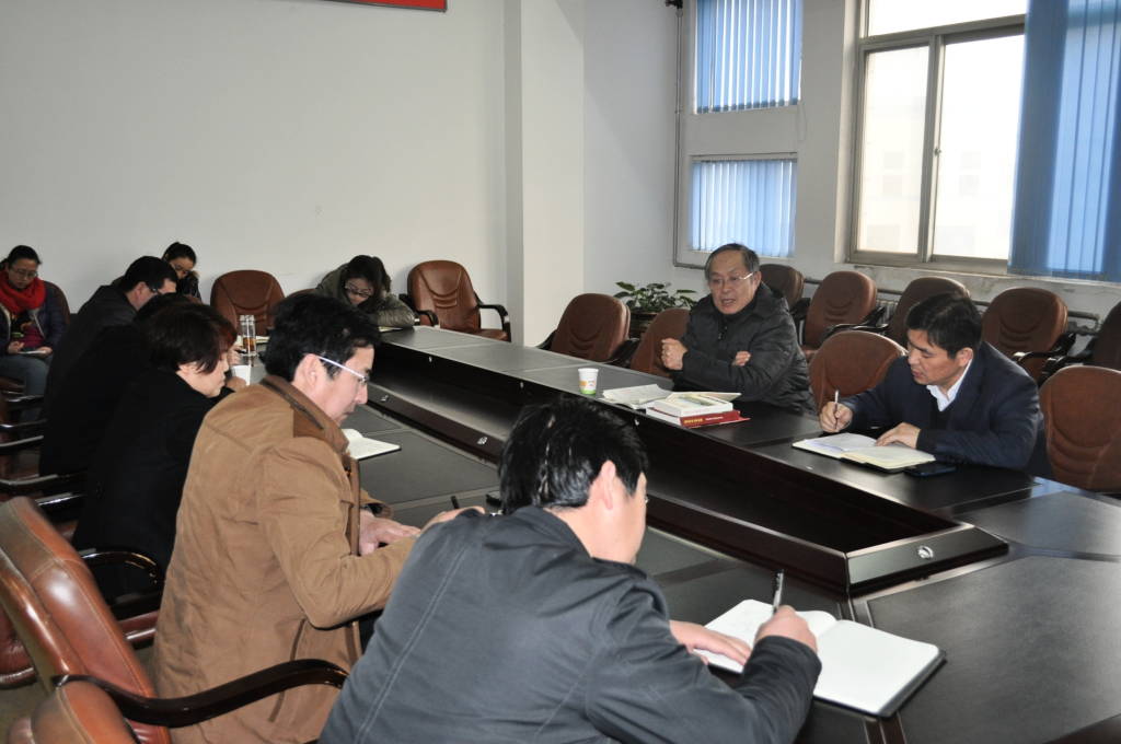 市委党史研究室开展群众路线教育实践活动集中学习